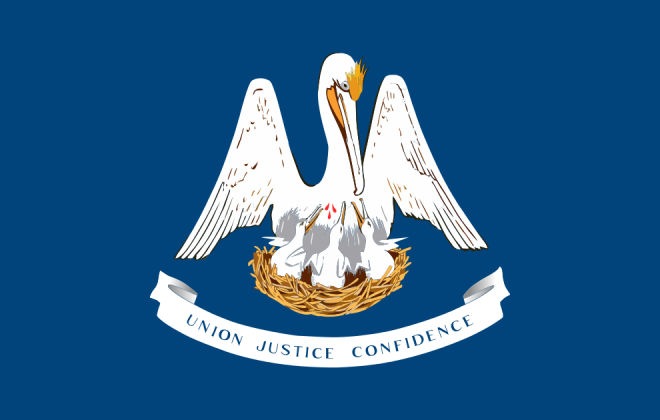 Blå flagga med en vit pelikan i mitten som matar tre vita pelikanungar i ett bo. Under finns en banderoll med texten Union Justice Confidence